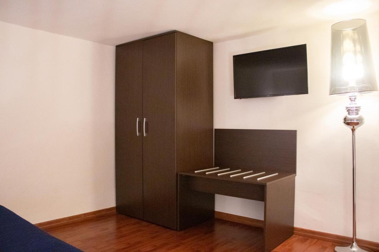 Apollo Suites Lecce Bagian luar foto