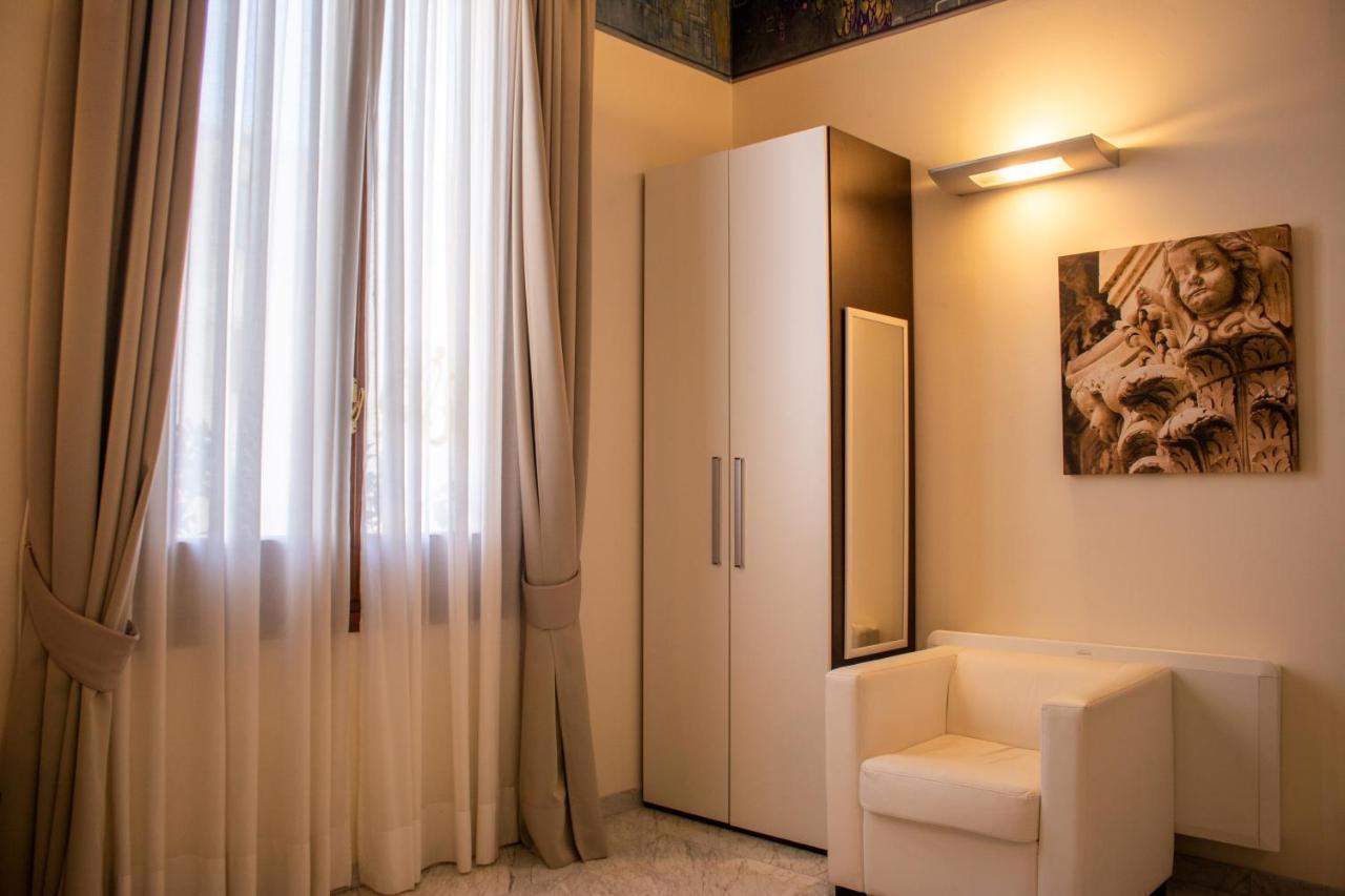 Apollo Suites Lecce Bagian luar foto