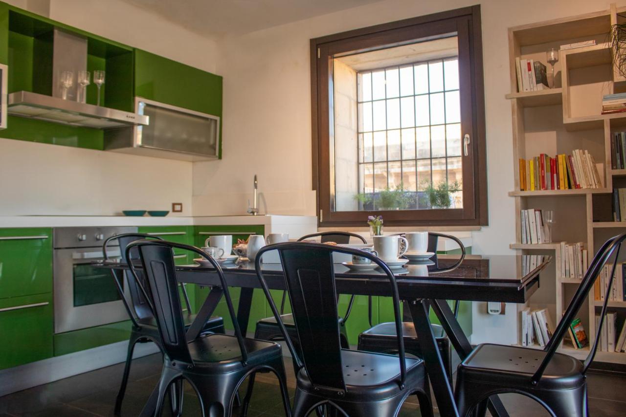 Apollo Suites Lecce Bagian luar foto