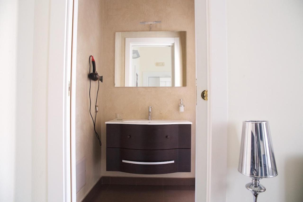 Apollo Suites Lecce Bagian luar foto