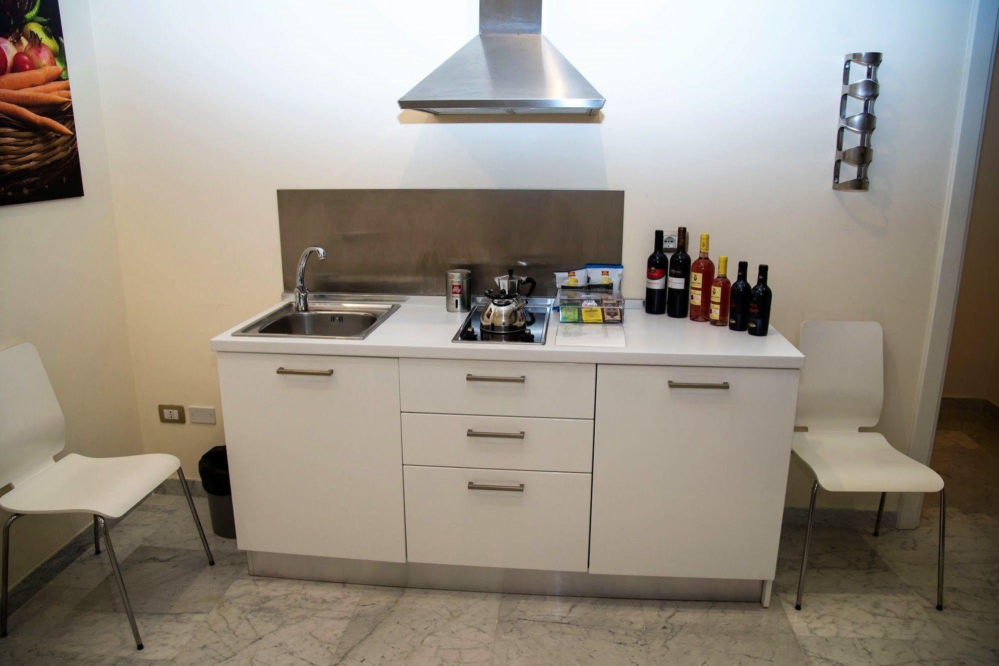 Apollo Suites Lecce Bagian luar foto
